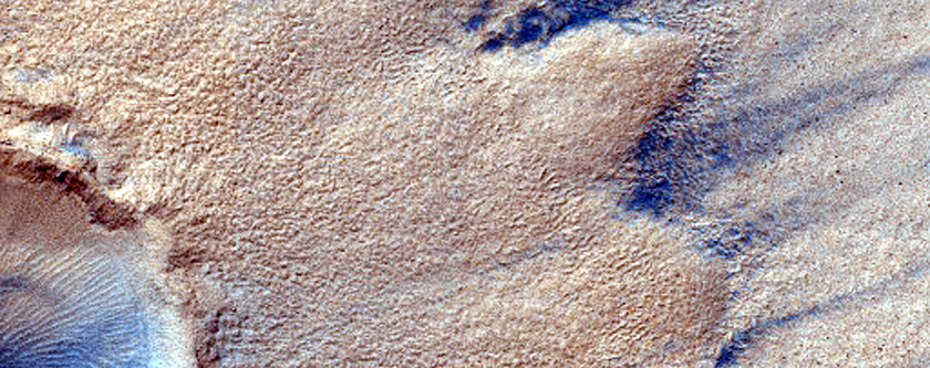 Well-Preserved Pedestal Crater on Floor of Hellas Planitia
