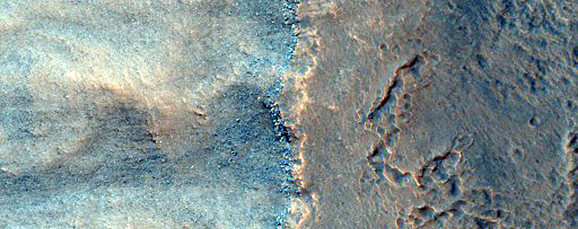 Gullies in Dao Vallis
