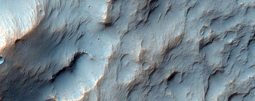 Crater Rim South of Sirenum Fossae
