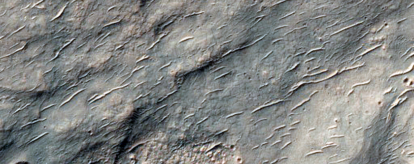 Crater Ejecta on Intercrater Plain