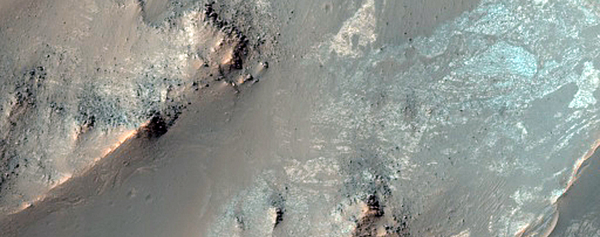 Light-Toned Deposit in Ius Chasma