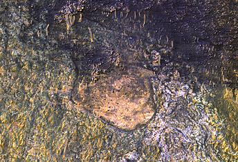 El lecho rocoso del fondo del Cráter Kaiser