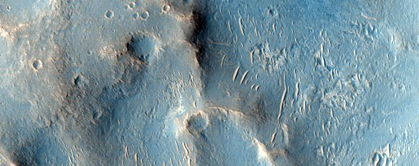 Layers near Crommelin Crater