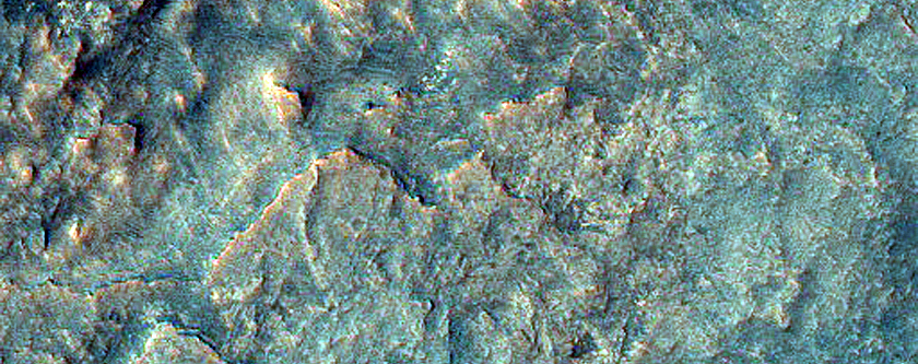 Layers on Northern Edge of Hellas Planitia