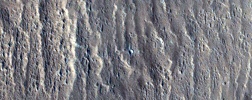 Contact between Medusae Fossae Formation and Apollinaris Mons Flank