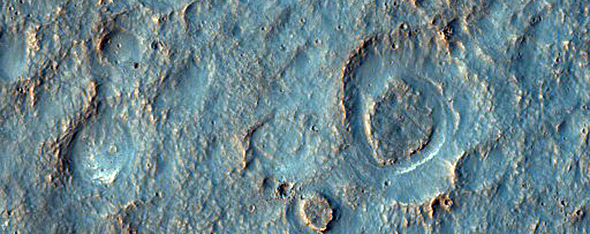 Fan-Shaped Form in Eastern Martz Crater