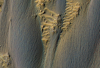 Dünen im Briault-Krater