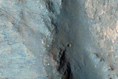 הקצה המערבית של מכתש פגיעה ב-Coprates Chasma