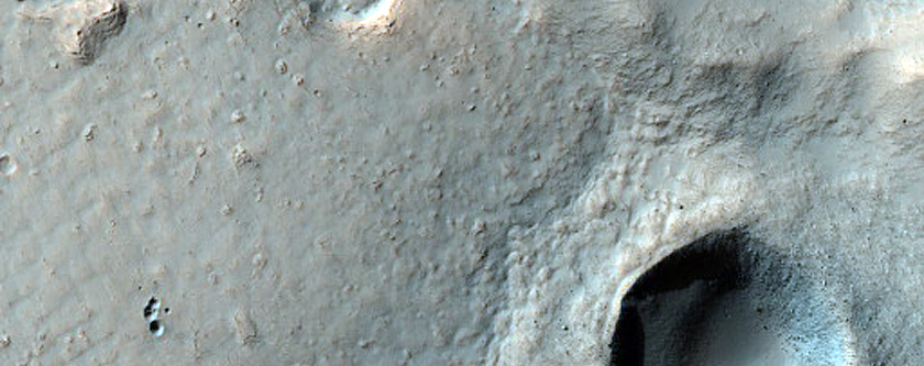 Flow From Crater Wall in Terra Sirenum