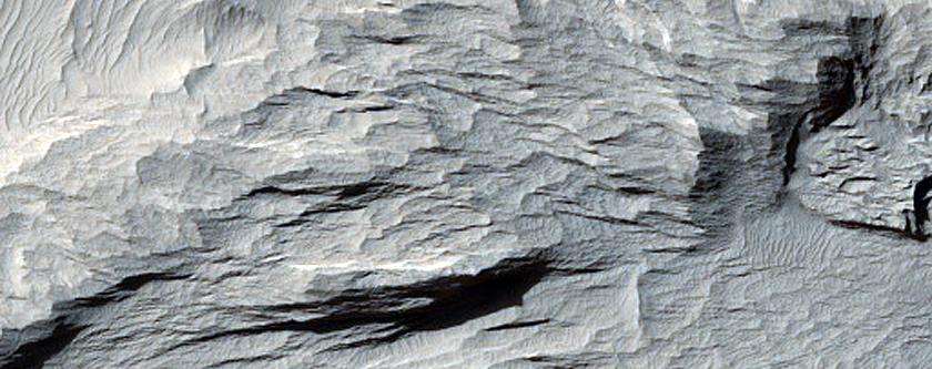 Possible Angular Unconformity in Zephyria Planum Stratigraphy