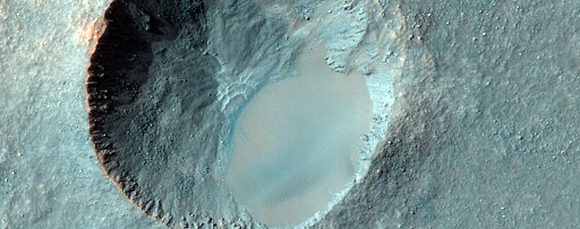 Small Fresh Impact Crater in Syrtis Major Planum