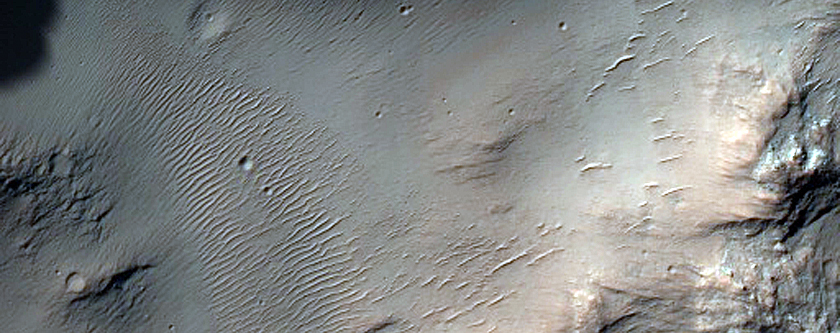 Mound on Terra Cimmeria Crater Rim
