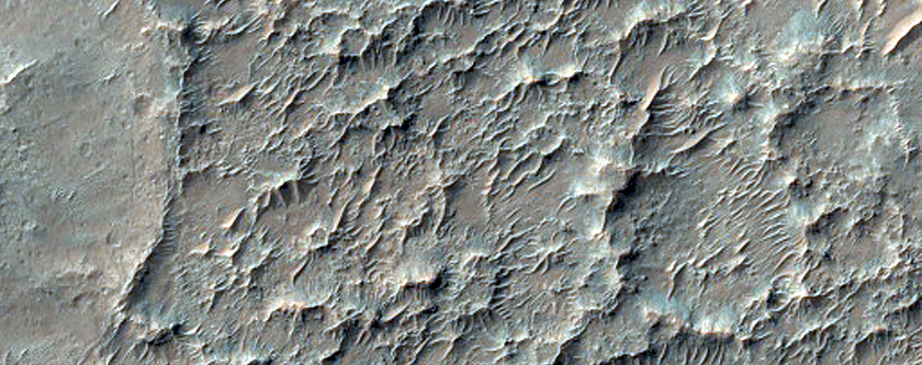 Embayed Bounds near Huygens Crater