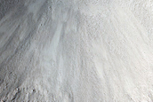 1-Kilometer Crater in Isidis Planitia