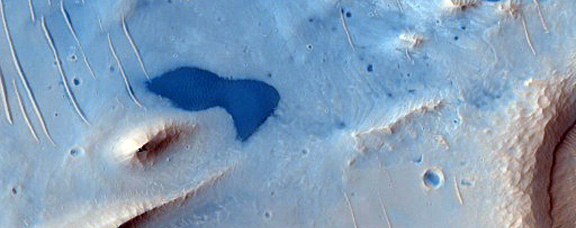 Beobachtung des Sandes im Pasteur-Krater