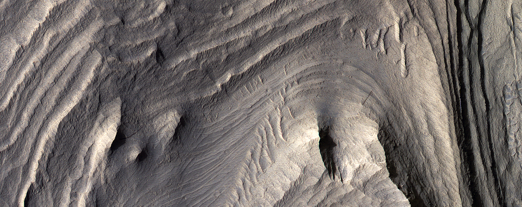 Sedimentos estratificados en Valles Marineris