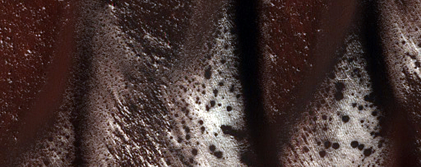Monitor Frost on Dunes in Viking Images 573B30 and 573B32