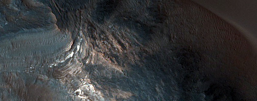 Light-Toned Deposits on Floor of Orson Welles Crater