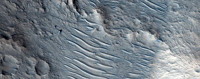 Central Peak and Pit of Crater in Chryse Planitia