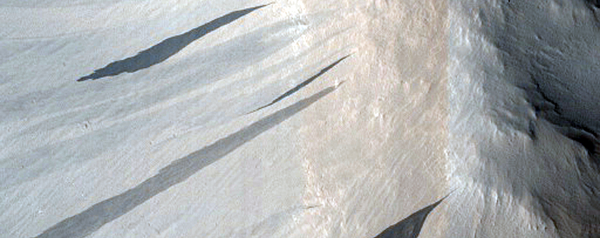 Splitting Slope Streak in Amazonis Planitia