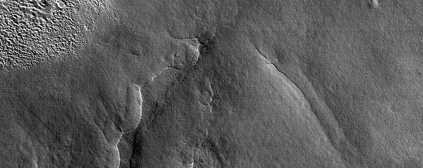 Layered Dark-Toned Unit in Utopia Planitia