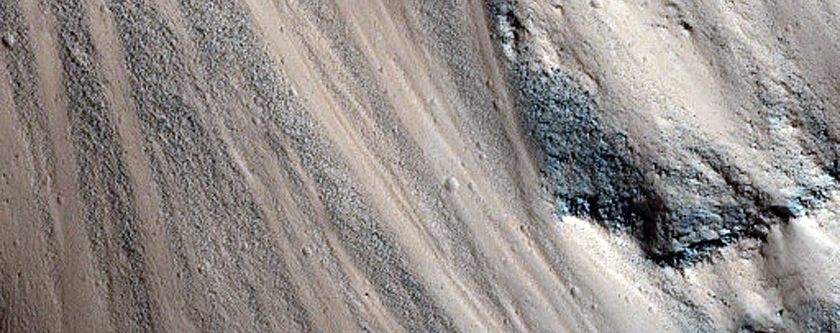 Layers in Trough in Kasei Valles