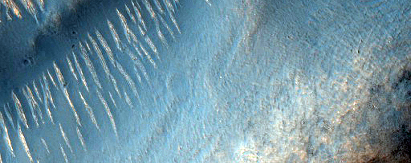 Valley in Claritas Rupes