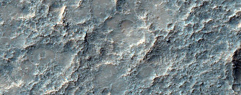 Spectrally Anomalous Materials in Solis Planum