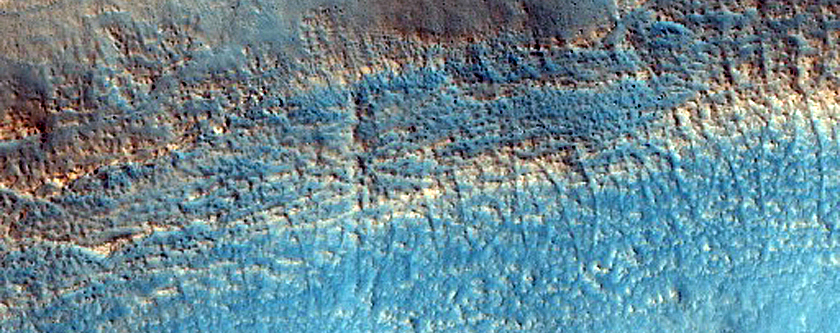 Crater in West Utopia Planitia