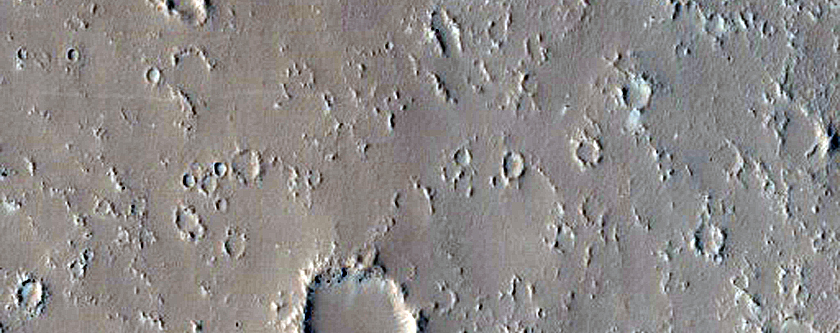 Crater in Southeast Arabia Terra