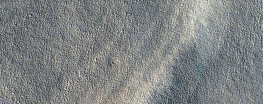 Streak-Spoke Pattern in Northern Plains Crater