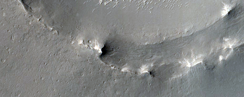 Well-Preserved 1-Kilometer Impact Crater
