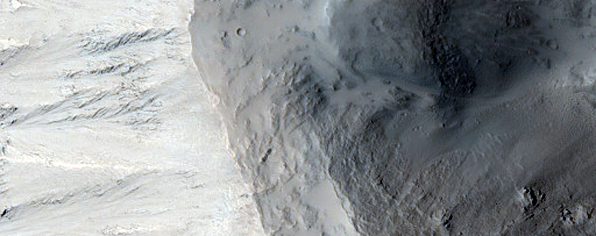 Well-Preserved Crater in Amenthes Planum