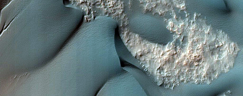 Dune Changes near Martz Crater