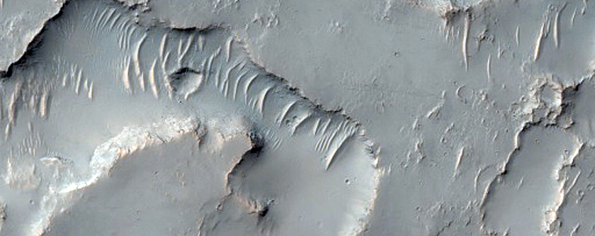 Channels and Layers in Noachis Terra