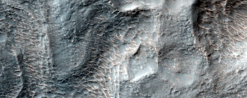 Layers and Ridges near Dao Vallis