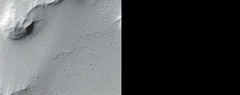 Layers in Noctis Labyrinthus