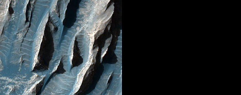 Light-Toned Deposits in Iani Chaos