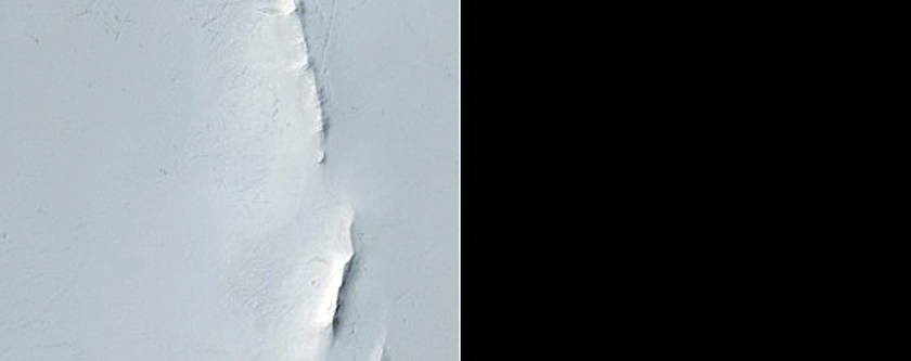 Ridges in Crater Floor in Arabia Terra