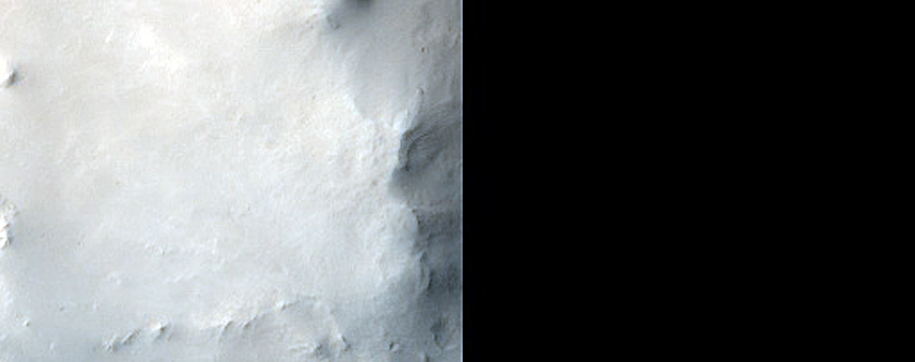 Crater in Eastern Arabia Terra