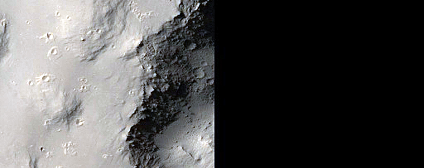 Terrain Southeast of Aeolis Planum
