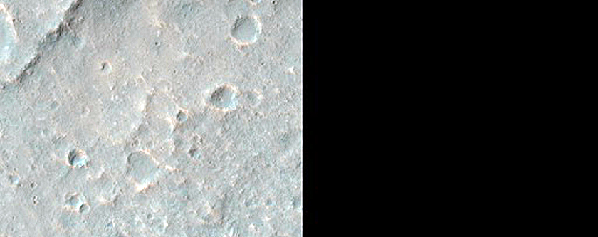 Fractured Crater in Xanthe Terra