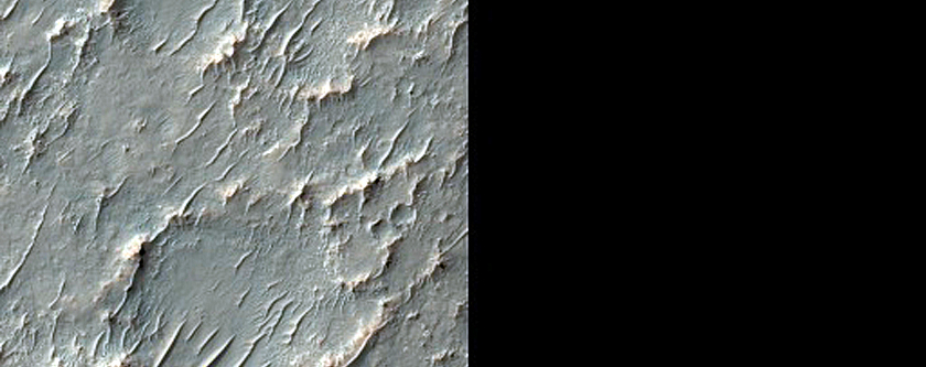 Possible Chloride-Rich Deposits inside Degraded Crater in Terra Sabaea