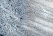 Slope Streaks in Amazonis Planitia
