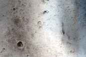 Crater and Ejecta in Mawrth Vallis