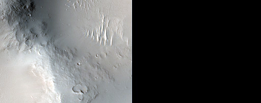 Pits and Graben in Memnonia Fossae