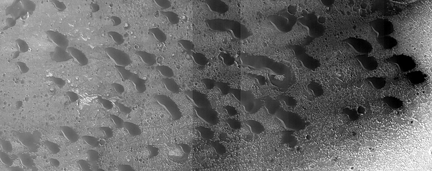Dunes in West Arabia Terra Crater