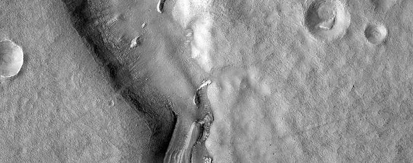 Ridges Associated with Dipping Layers in Reull Vallis