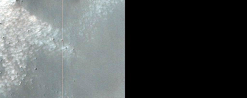 Monitor Defrosting South Mid-Latitude Dunes in MOC Image E05-00762