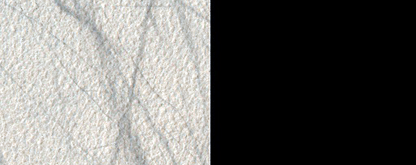 Dark Filamentary Streak Year-Round Monitor Site in Noachis Region